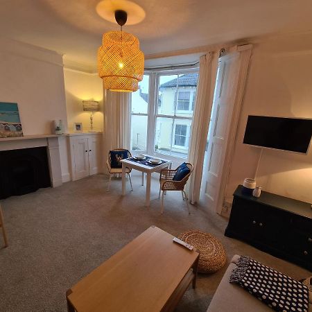 Centrally Located, Comfortable Apartment Near Station, Beach And North Laines Brighton Exterior photo