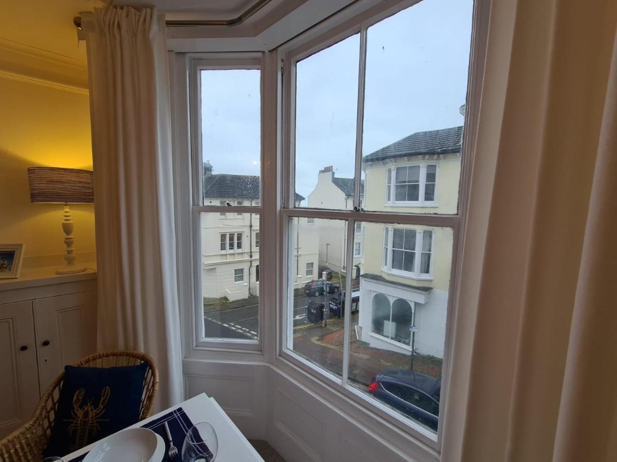 Centrally Located, Comfortable Apartment Near Station, Beach And North Laines Brighton Exterior photo