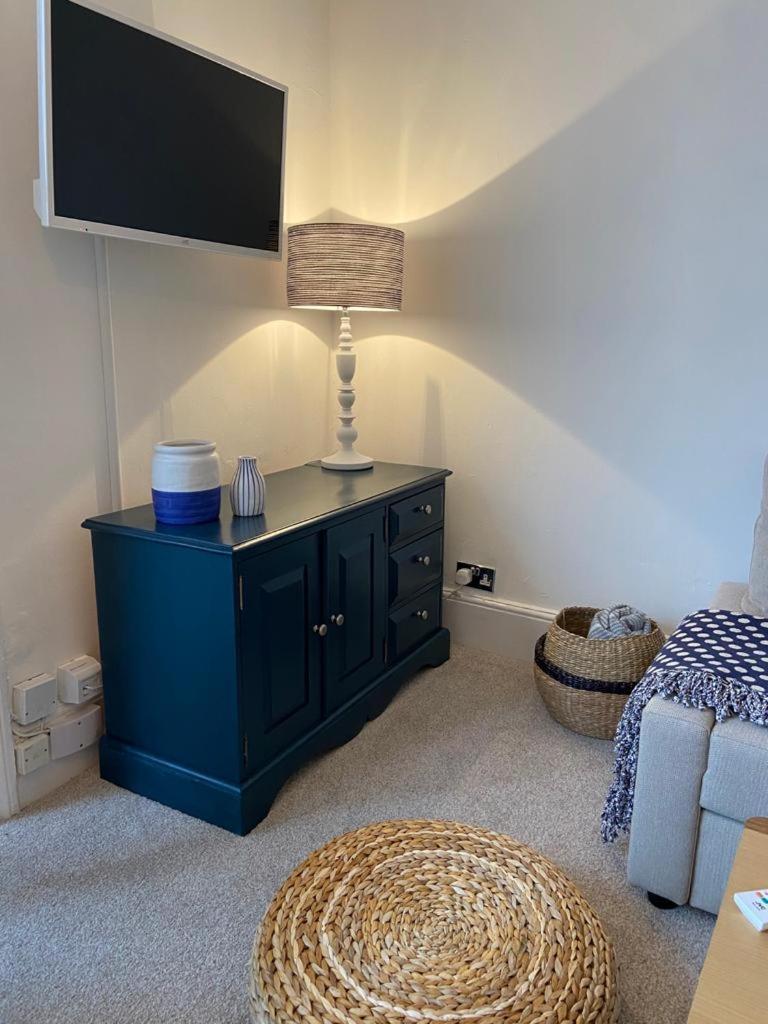 Centrally Located, Comfortable Apartment Near Station, Beach And North Laines Brighton Room photo