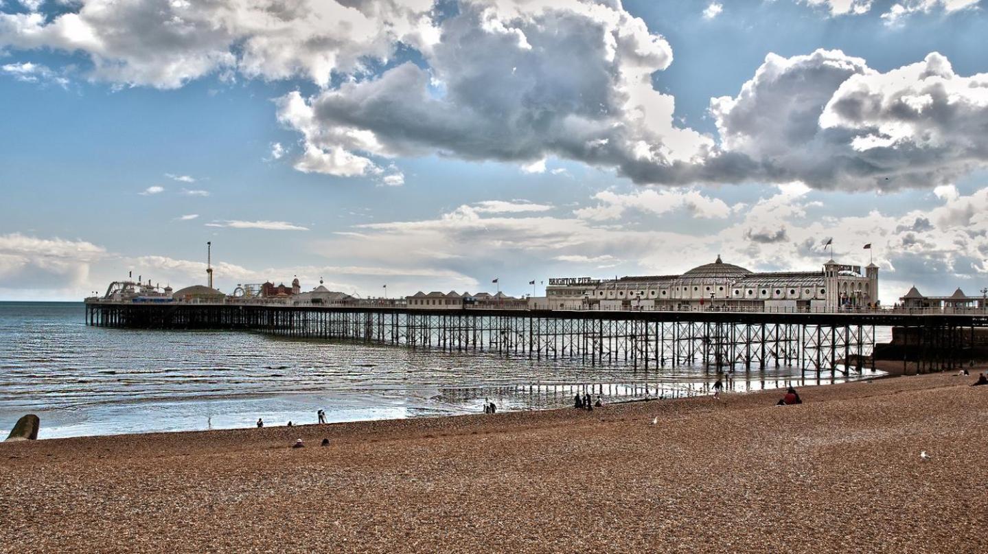 Centrally Located, Comfortable Apartment Near Station, Beach And North Laines Brighton Room photo